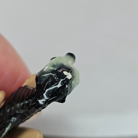 Hagen Renaker Seahorse On Coral Dark Green Miniature Figurine *Chips* - Picture 8 of 8